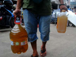 Minyak Goreng Curah, Sudah Langka & Harga Juga Meroket Rp 22.000 Per Liter