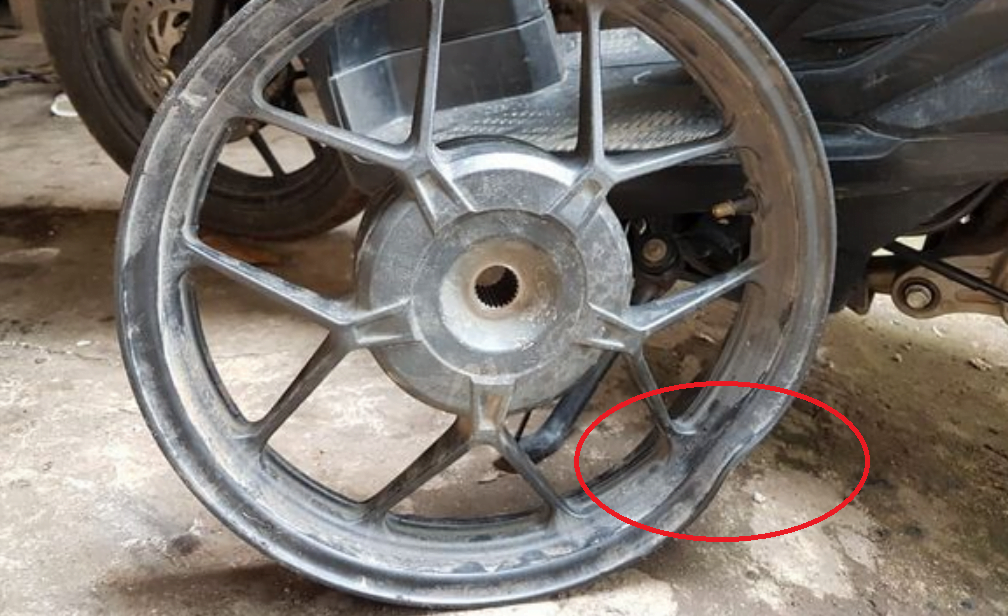 Cara Memperbaiki Sepeda Motor Oleng Tidak Stabil karena velg / pelk