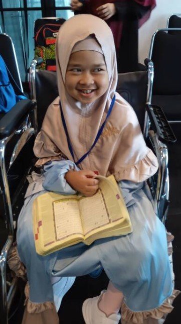 Subhanallah! Mukjizat Nyata! Kisah Dinar, Bocah Lumpuh yang Perlahan Sembuh Usai Hafal Al-Qur’an